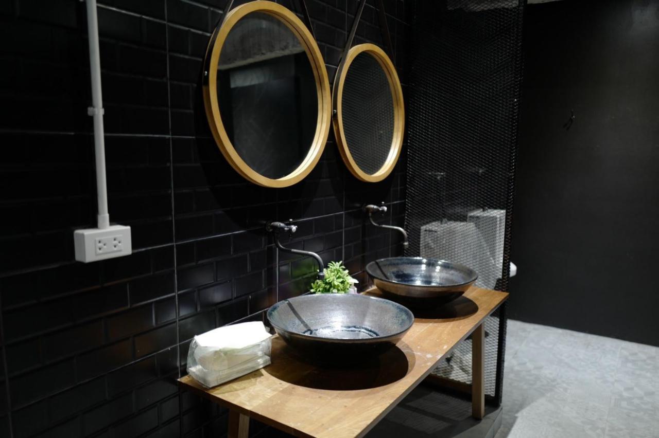 Ang Mor Lao Hotel (Adults Only) Phuket Esterno foto