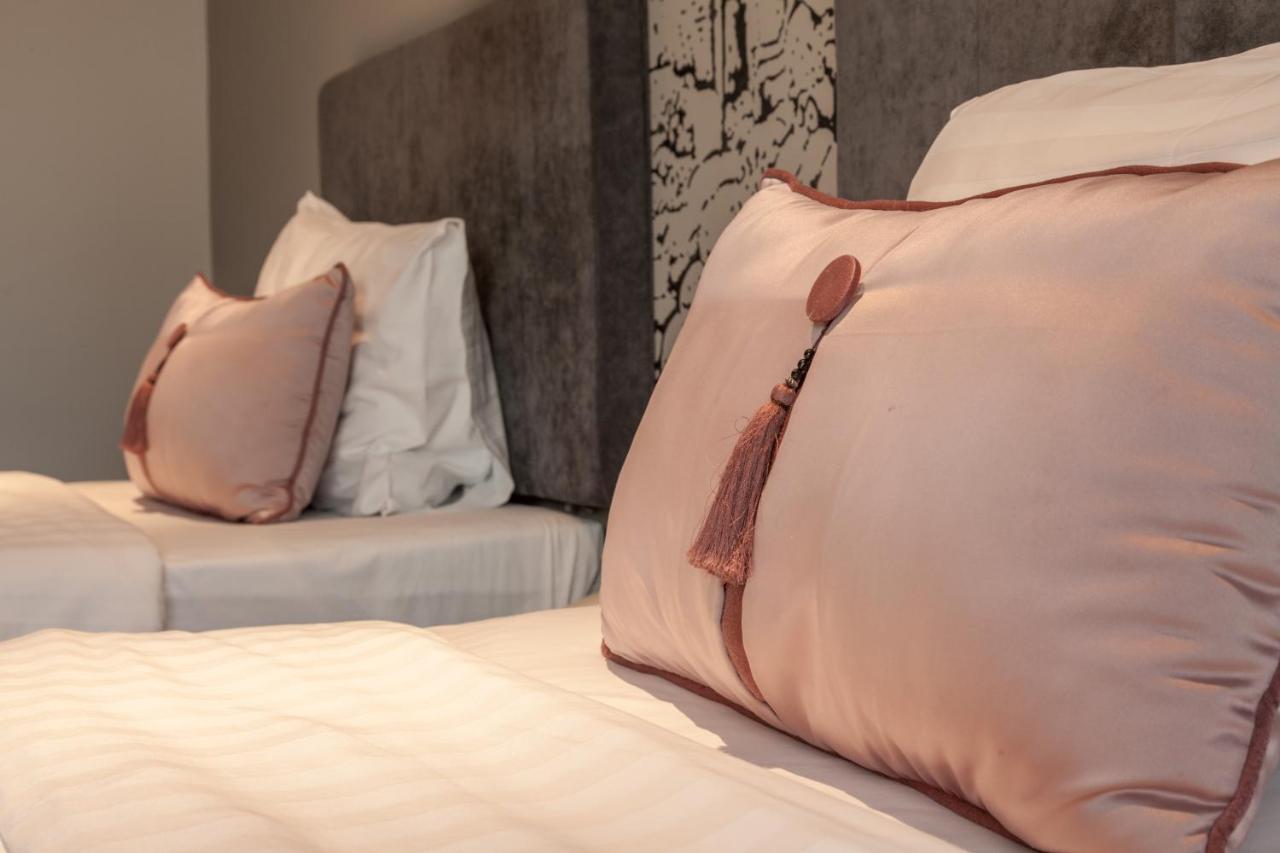 Ang Mor Lao Hotel (Adults Only) Phuket Esterno foto